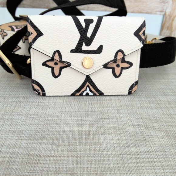 Louis Vuitton Wild At Heart Felicie LE - Picture 10 of 13